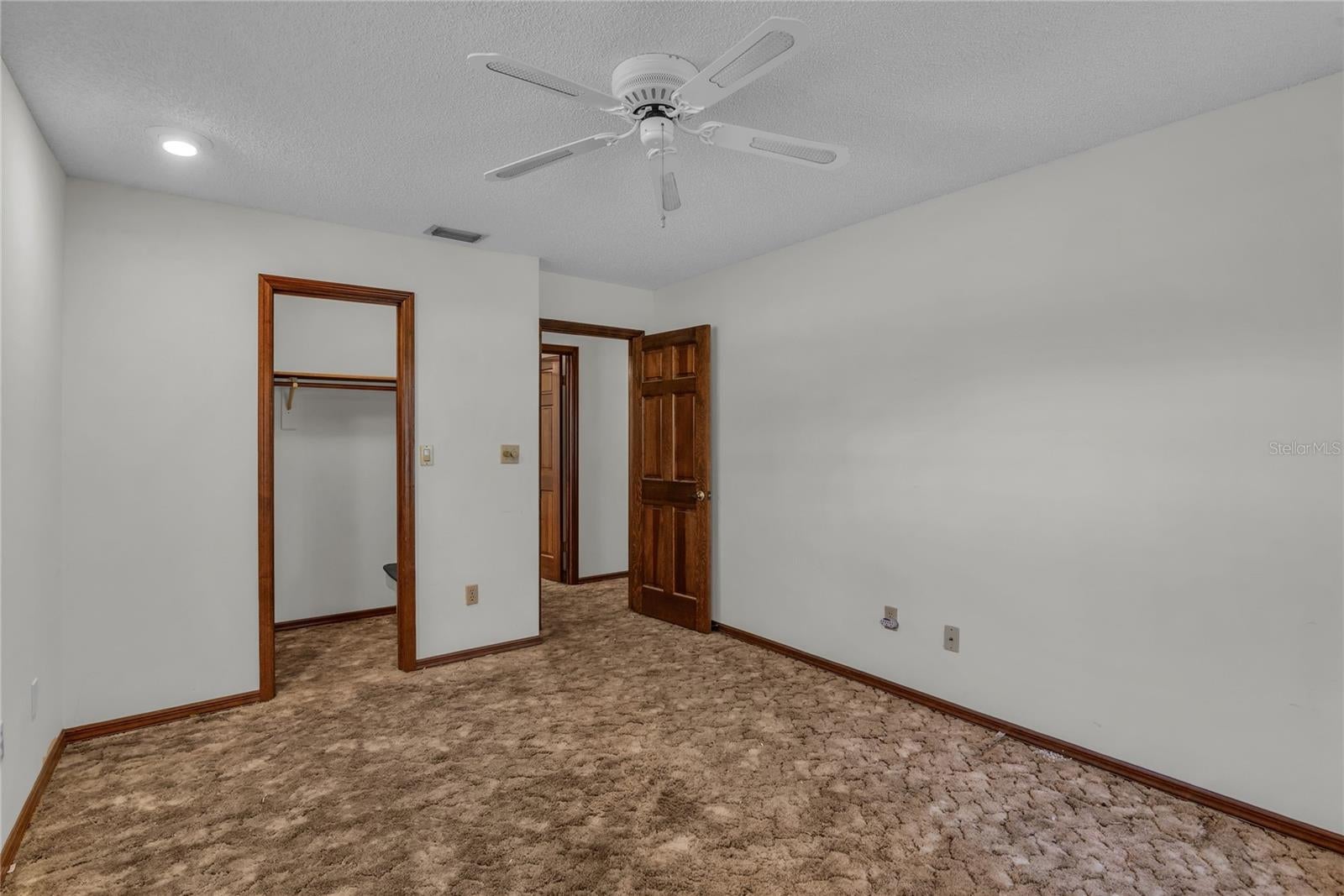 Oakland, Florida, 34787, United States, 4 Bedrooms Bedrooms, ,2 BathroomsBathrooms,Residential,Active,1990636