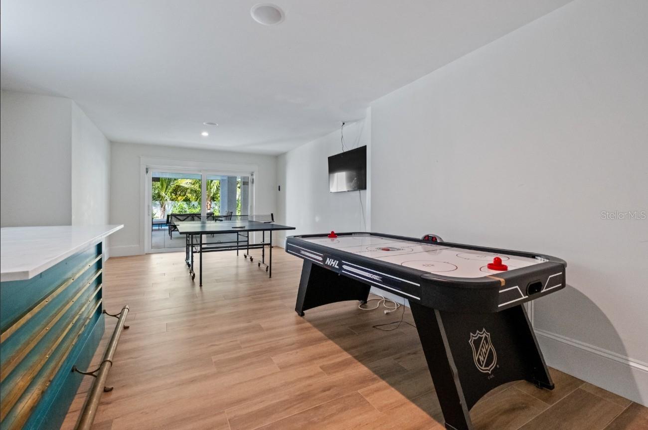 Anna Maria, Florida, 34216, United States, 6 Bedrooms Bedrooms, ,7 BathroomsBathrooms,Residential,Active,1988729