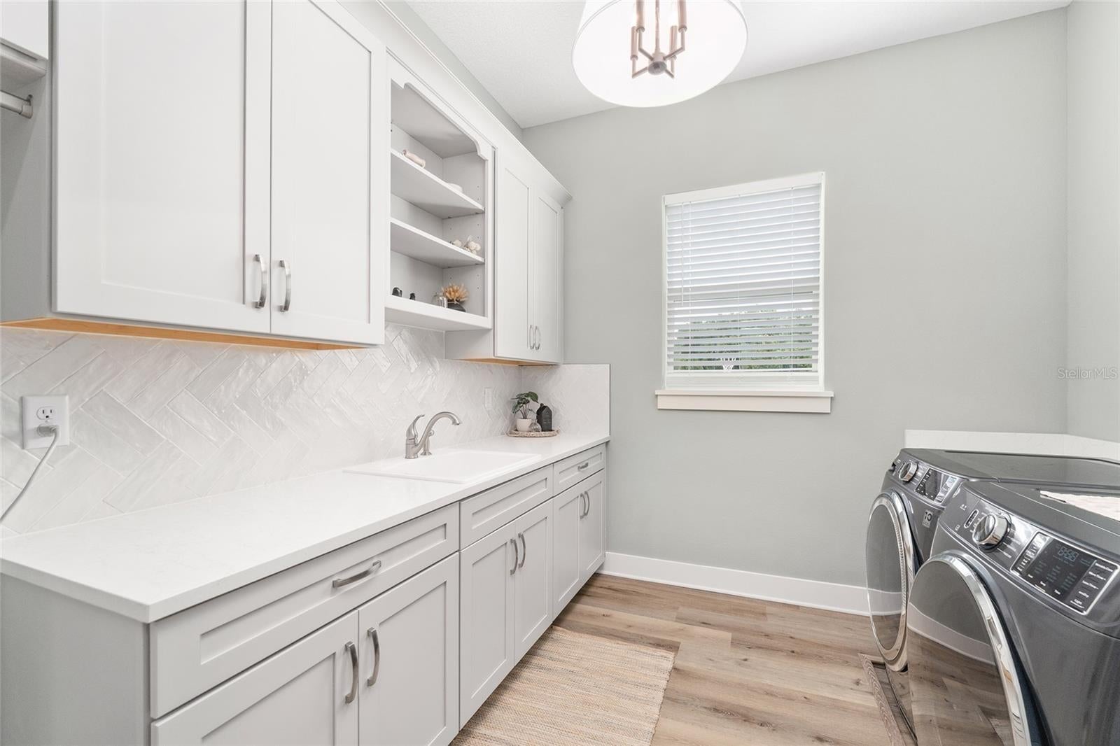 Oxford, Florida, 34484, United States, 4 Bedrooms Bedrooms, ,3 BathroomsBathrooms,Residential,Active,1936399