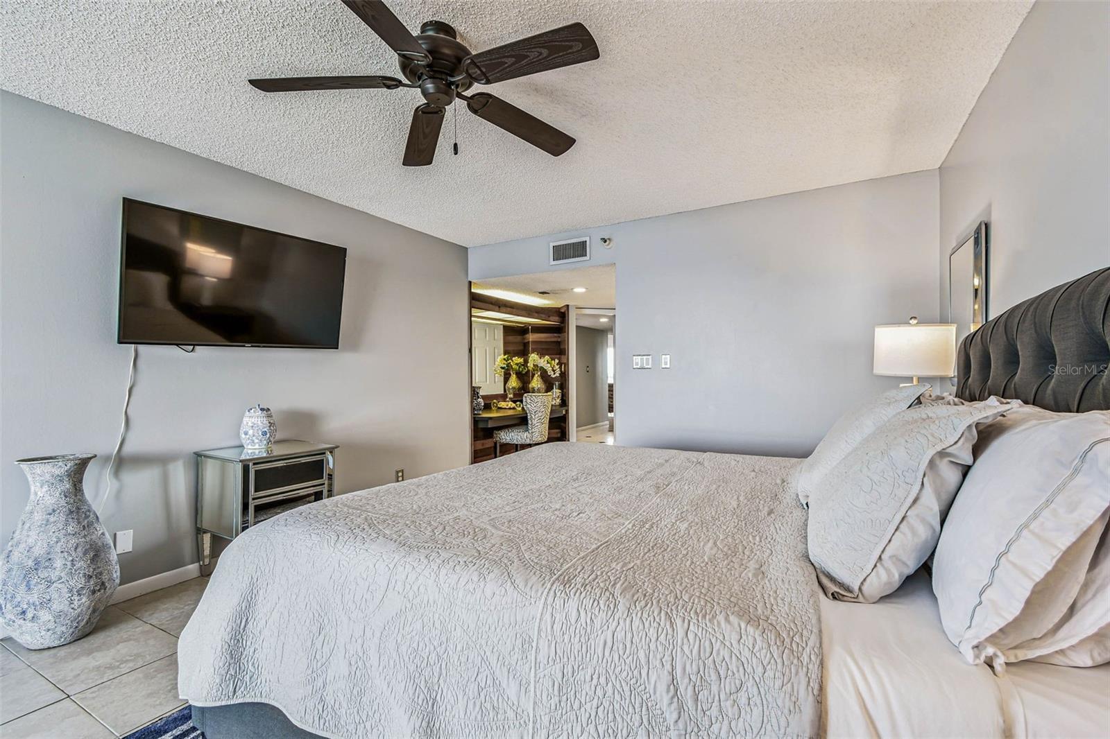Clearwater Beach, Florida, 33767, United States, 2 Bedrooms Bedrooms, ,3 BathroomsBathrooms,Residential,Active,1919072