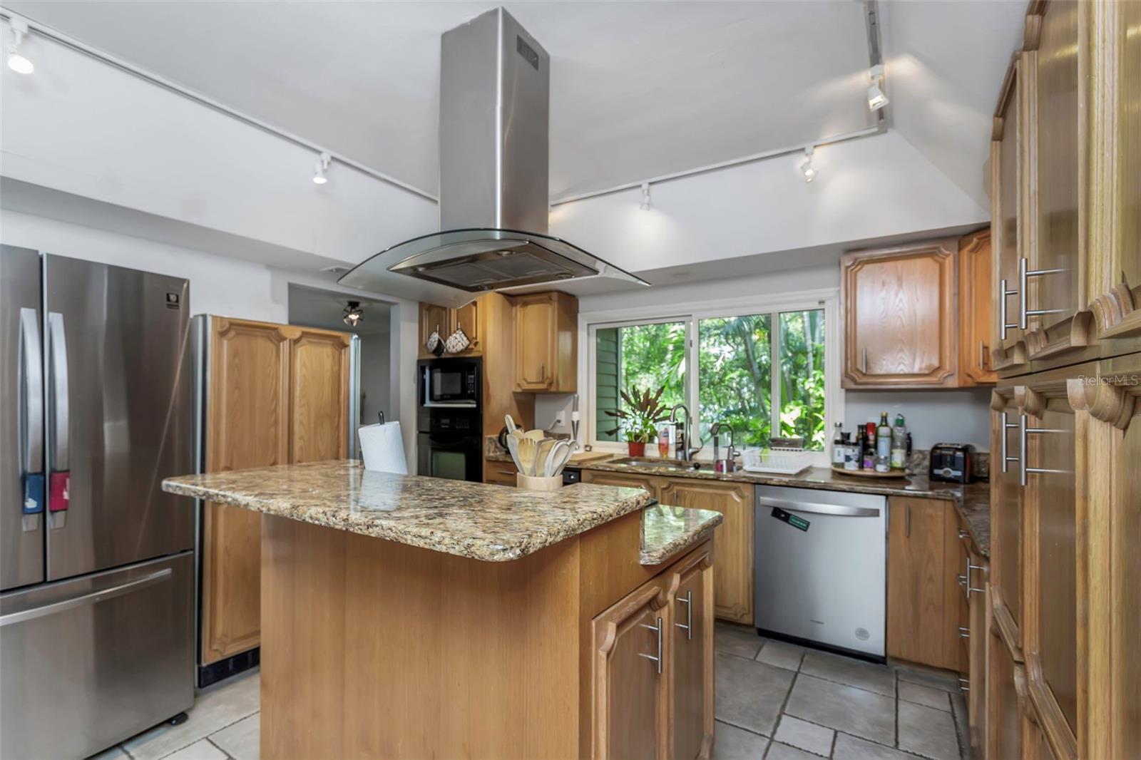 St Petersburg, Florida, 33702, United States, 5 Bedrooms Bedrooms, ,4 BathroomsBathrooms,Residential,Active,1920242