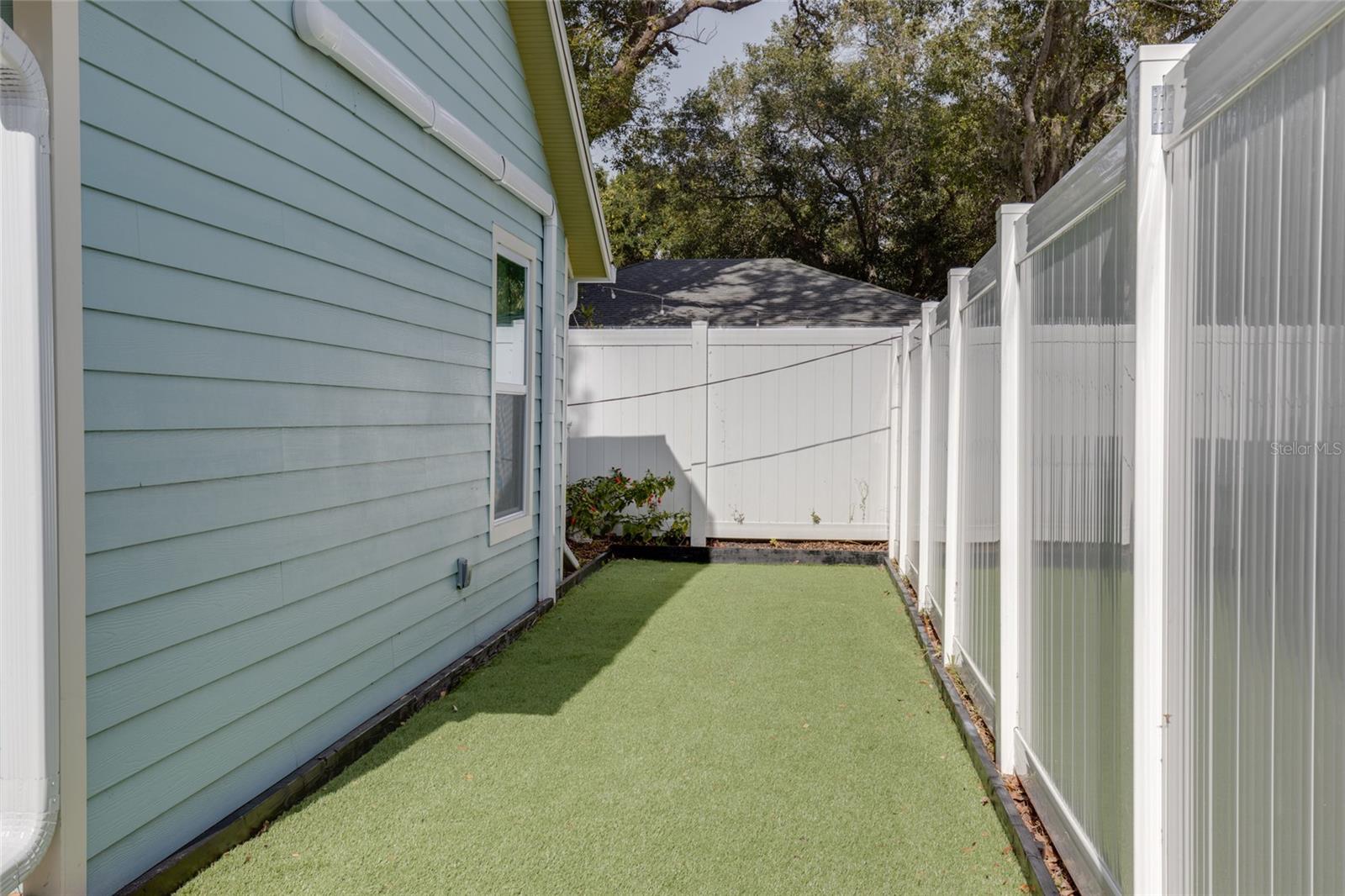 Dunedin, Florida, 34698, United States, 3 Bedrooms Bedrooms, ,3 BathroomsBathrooms,Residential,Active,2009176