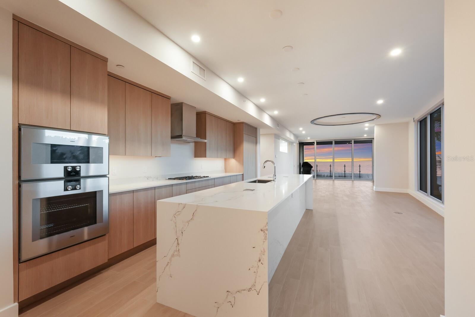 Sarasota, Florida, 34242, United States, ,5 BathroomsBathrooms,Residential,Active,1704010