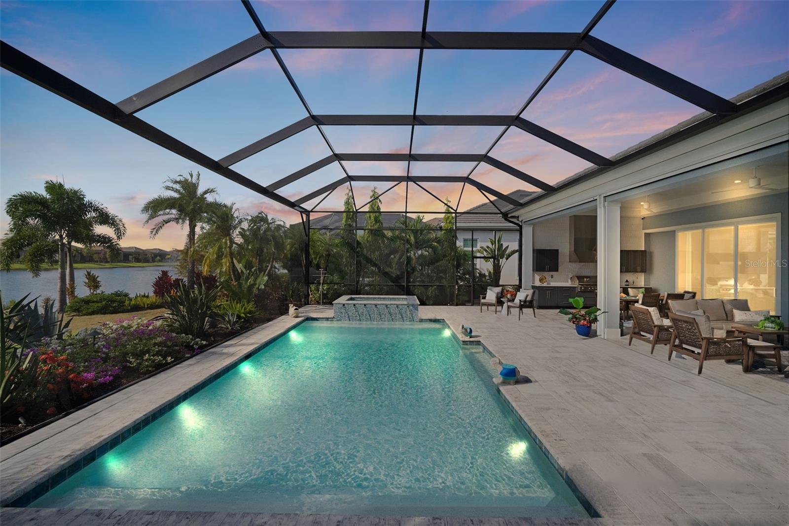 Bradenton, Florida, 34202, United States, 3 Bedrooms Bedrooms, ,4 BathroomsBathrooms,Residential,Active,1987272