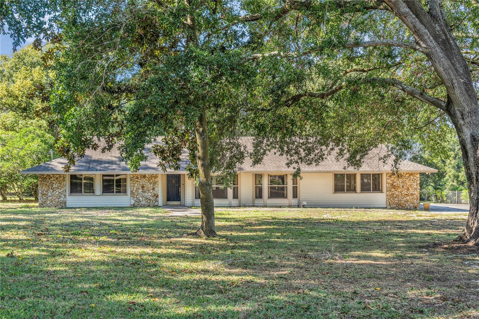 Oakland, Florida, 34787, United States, 4 Bedrooms Bedrooms, ,2 BathroomsBathrooms,Residential,Active,1990636