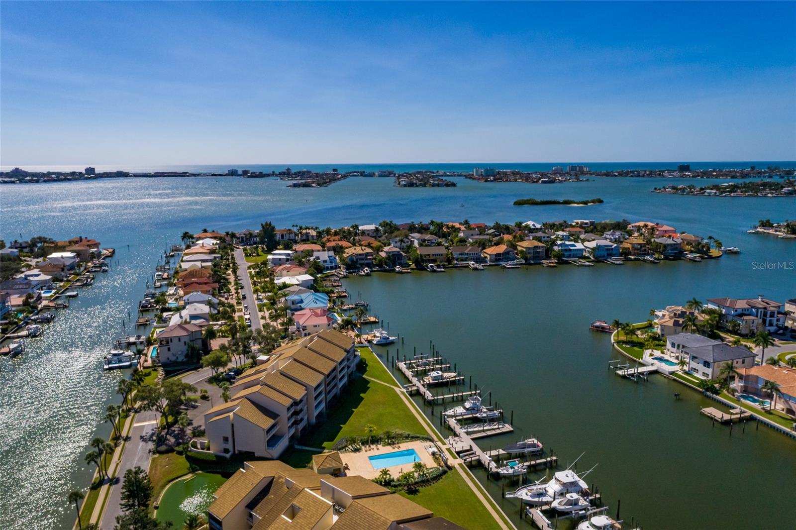 St Petersburg, Florida, 33707, United States, 4 Bedrooms Bedrooms, ,5 BathroomsBathrooms,Residential,Active,1985578
