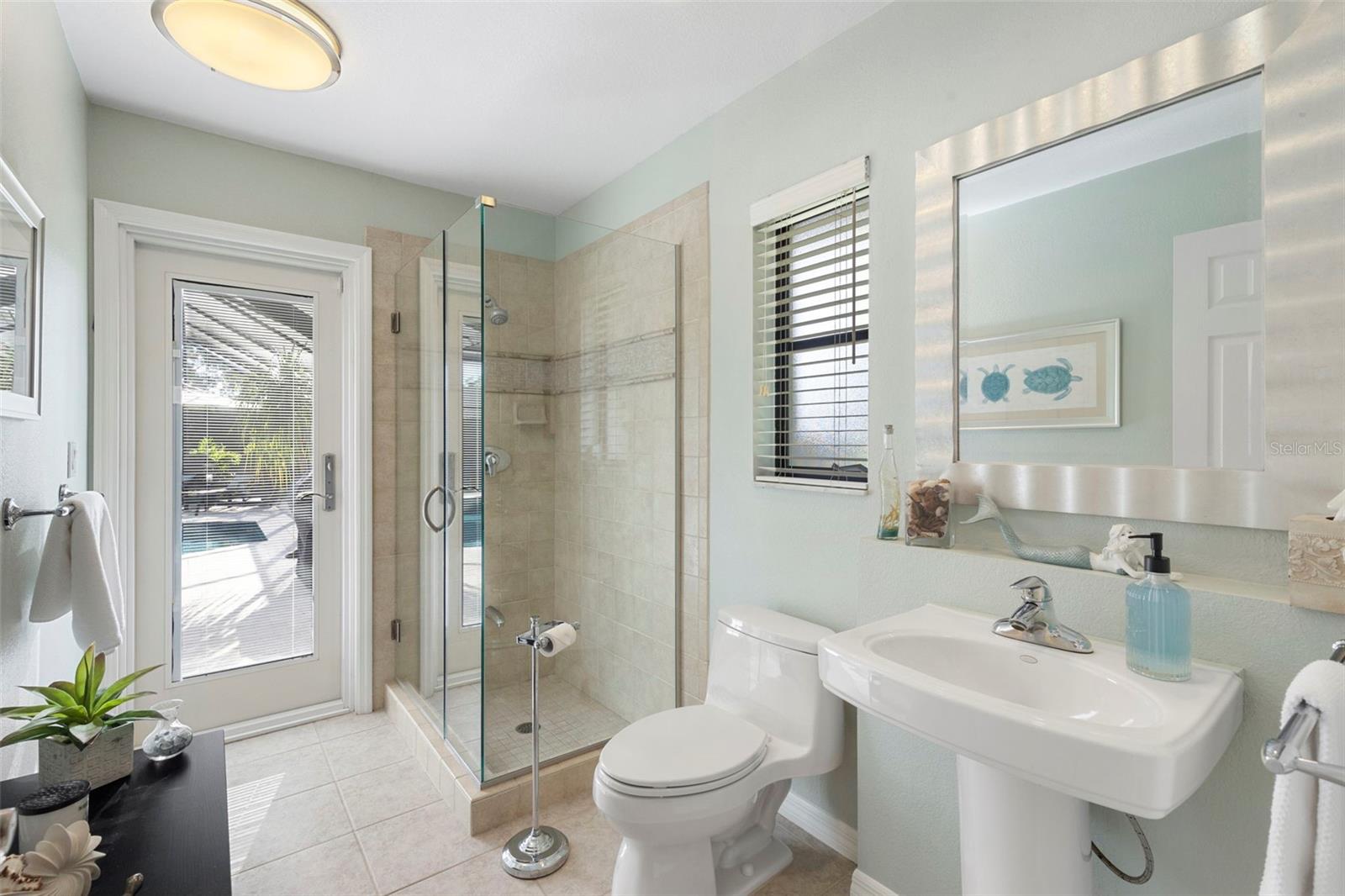 Clearwater, Florida, 33761, United States, 5 Bedrooms Bedrooms, ,3 BathroomsBathrooms,Residential,Active,1953689