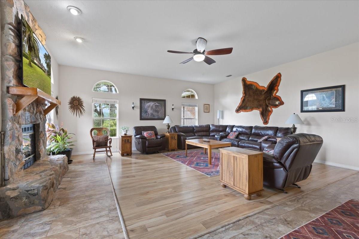 Chiefland, Florida, 32626, United States, 4 Bedrooms Bedrooms, ,5 BathroomsBathrooms,Residential,Active,1954337