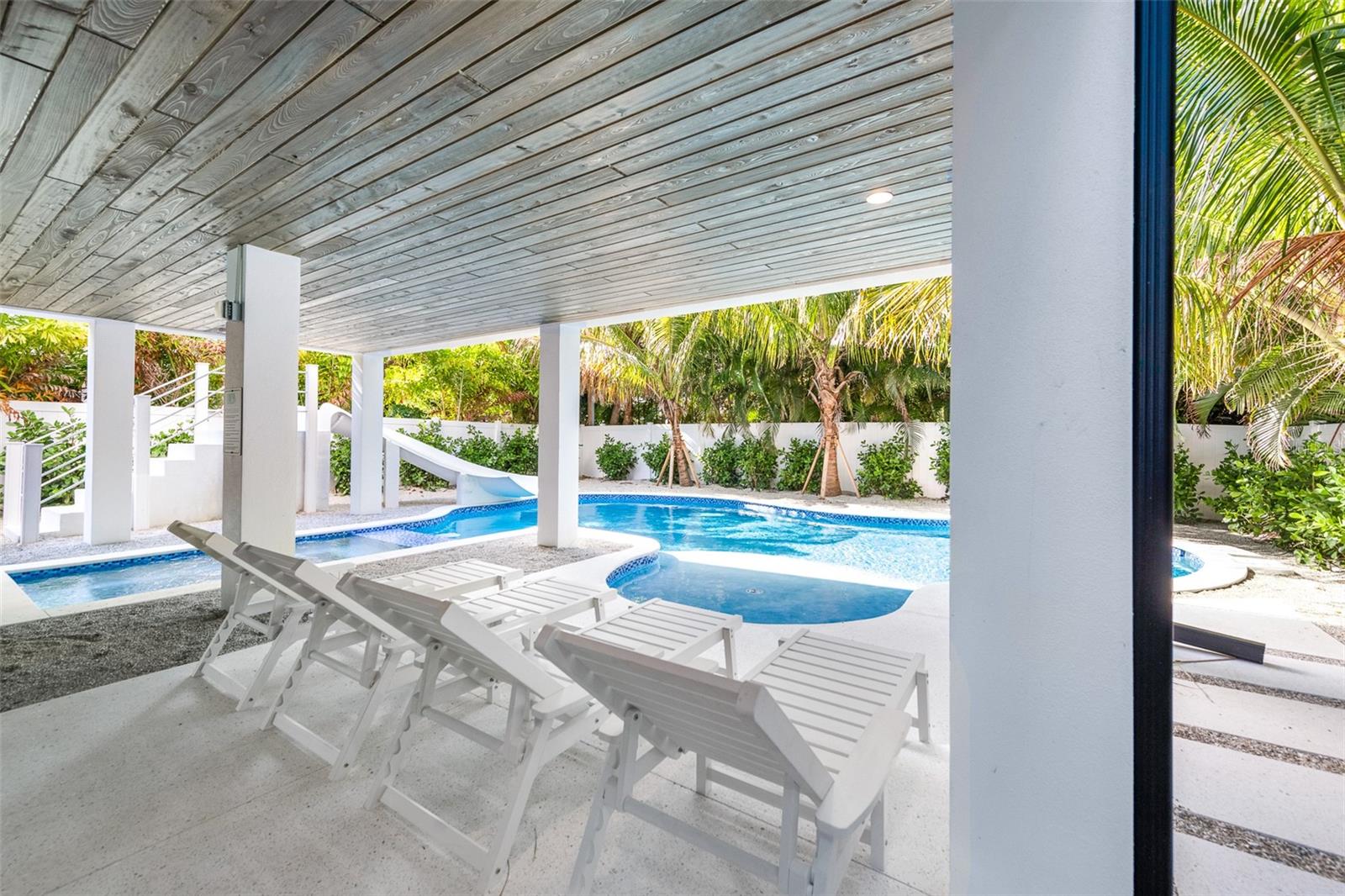 Sarasota, Florida, 34236, United States, 8 Bedrooms Bedrooms, ,10 BathroomsBathrooms,Residential,Active,2006955