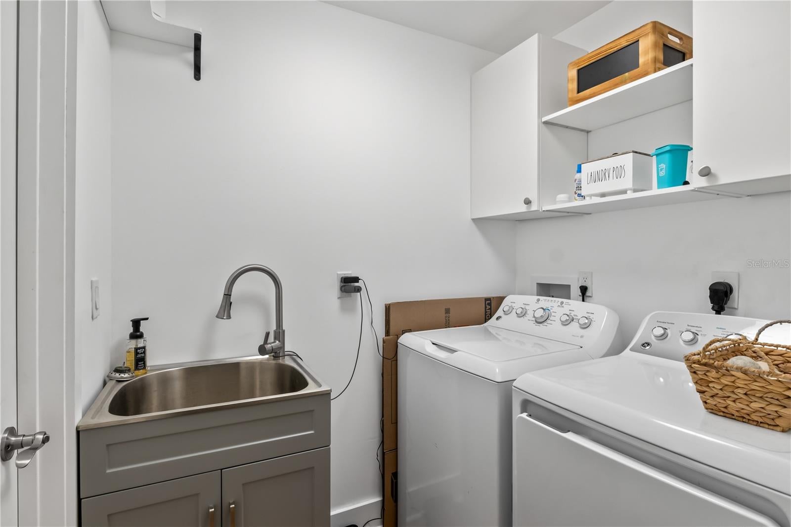 St James City, Florida, 33956, United States, 4 Bedrooms Bedrooms, ,4 BathroomsBathrooms,Residential,Active,2009157