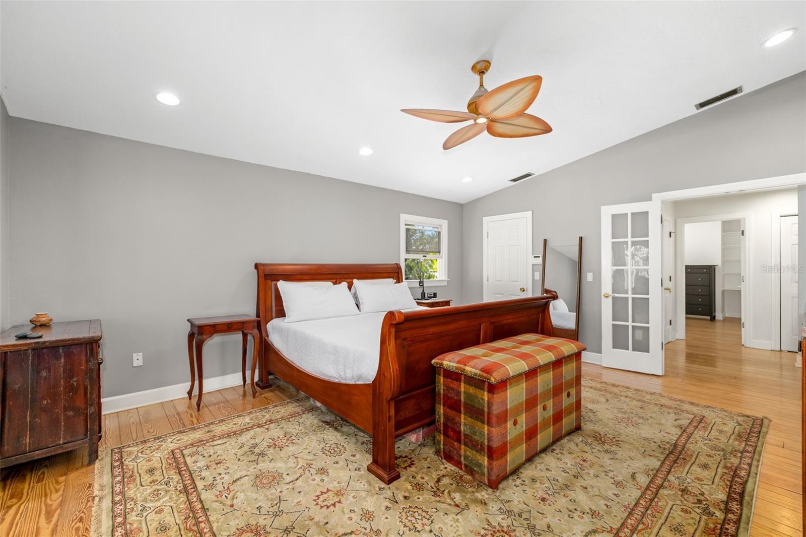 Sarasota, Florida, 34231, United States, 4 Bedrooms Bedrooms, ,4 BathroomsBathrooms,Residential,Active,1999174