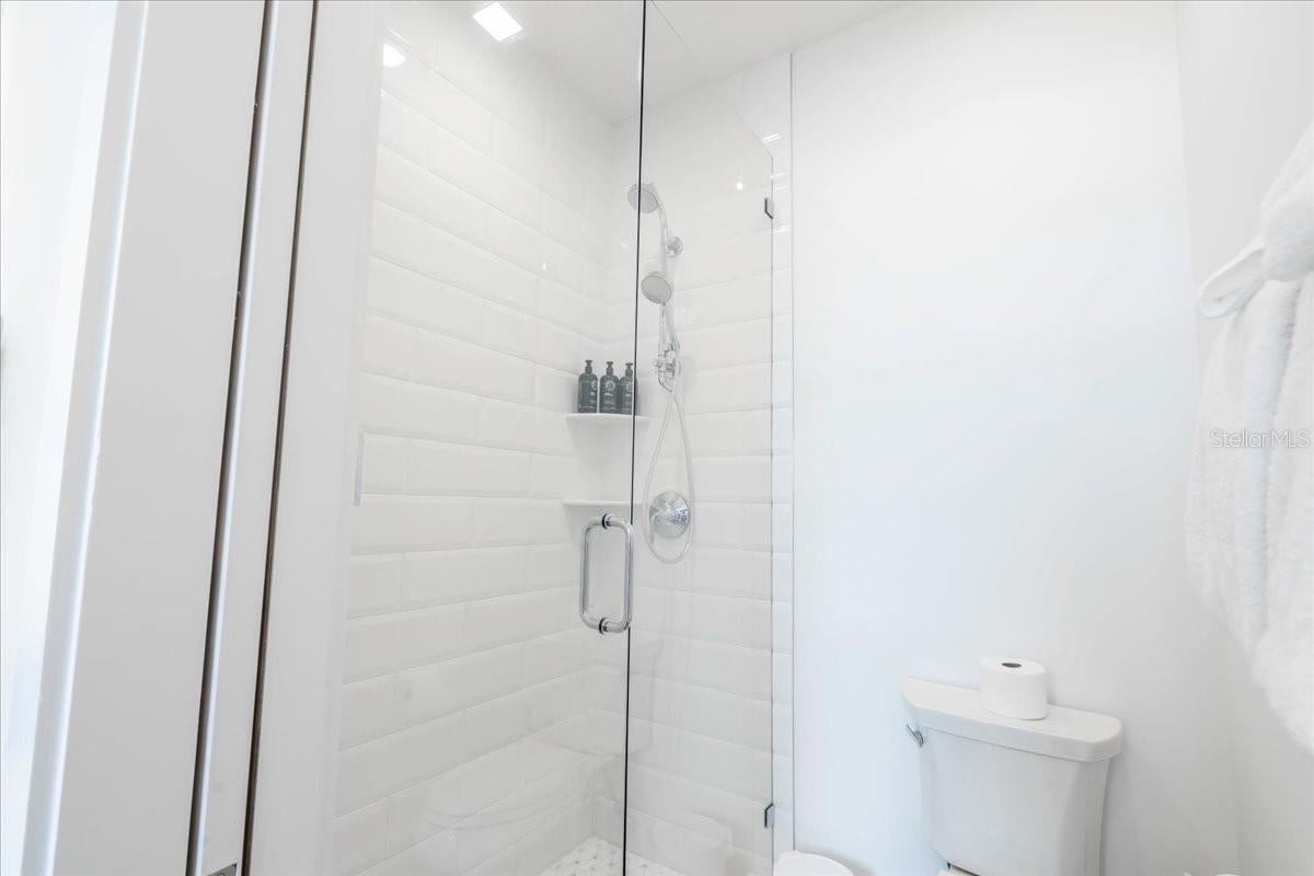 Marathon, Florida, 33050, United States, 5 Bedrooms Bedrooms, ,5 BathroomsBathrooms,Residential,Active,2011845