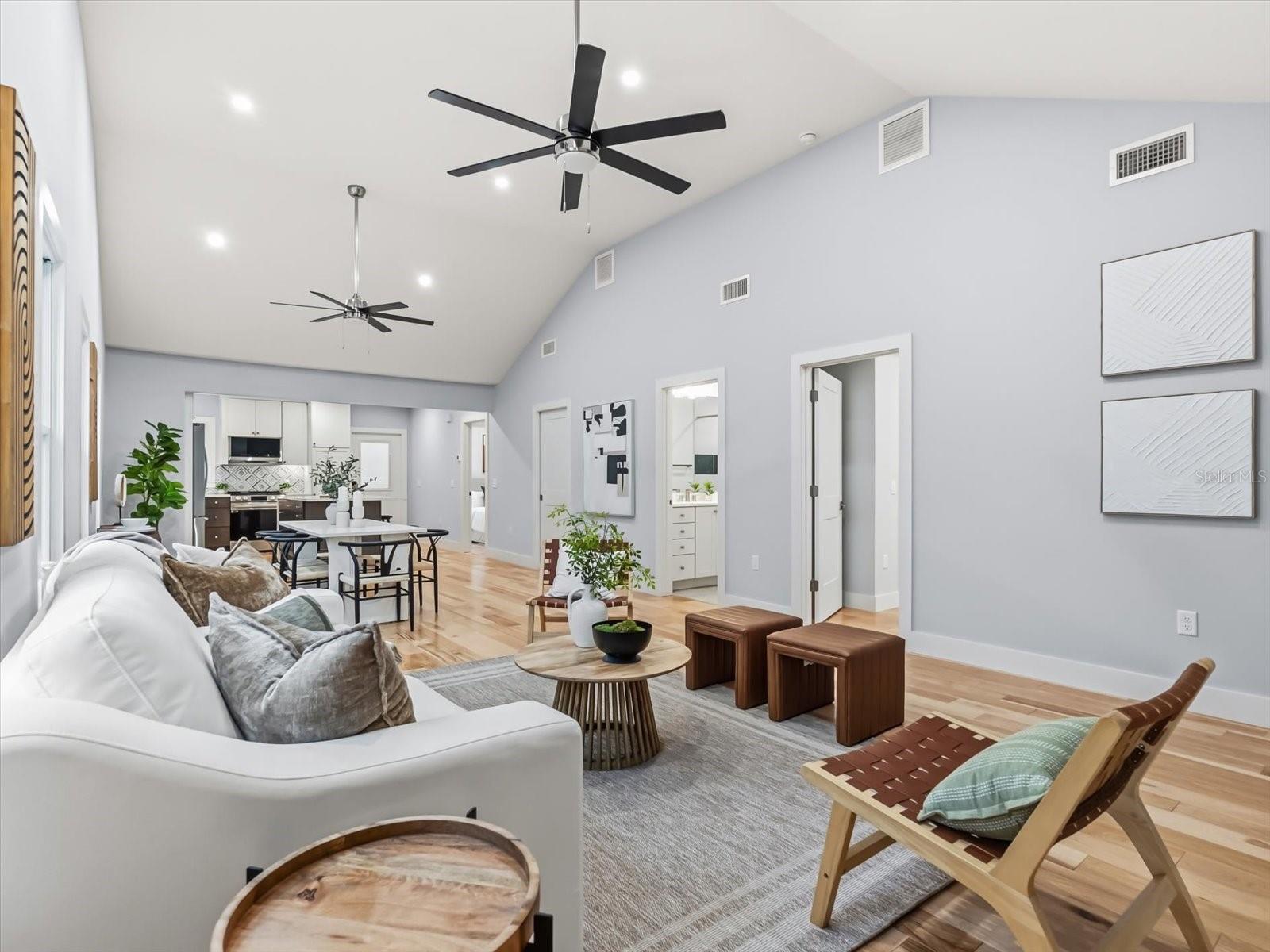 Orlando, Florida, 32801, United States, 4 Bedrooms Bedrooms, ,3 BathroomsBathrooms,Residential,Active,1972164