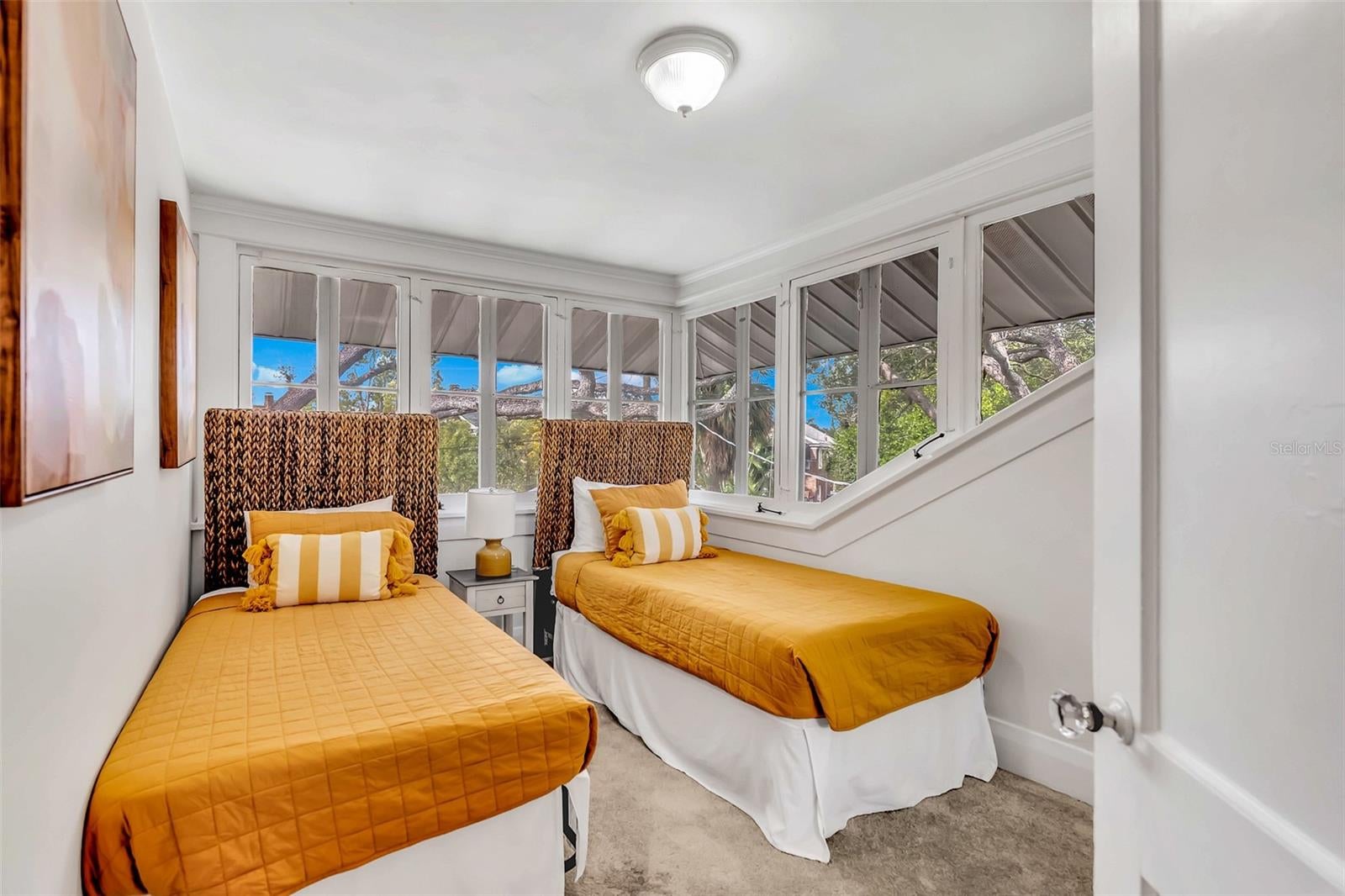 Tampa, Florida, 33606, United States, 4 Bedrooms Bedrooms, ,4 BathroomsBathrooms,Residential,Pending,1987252