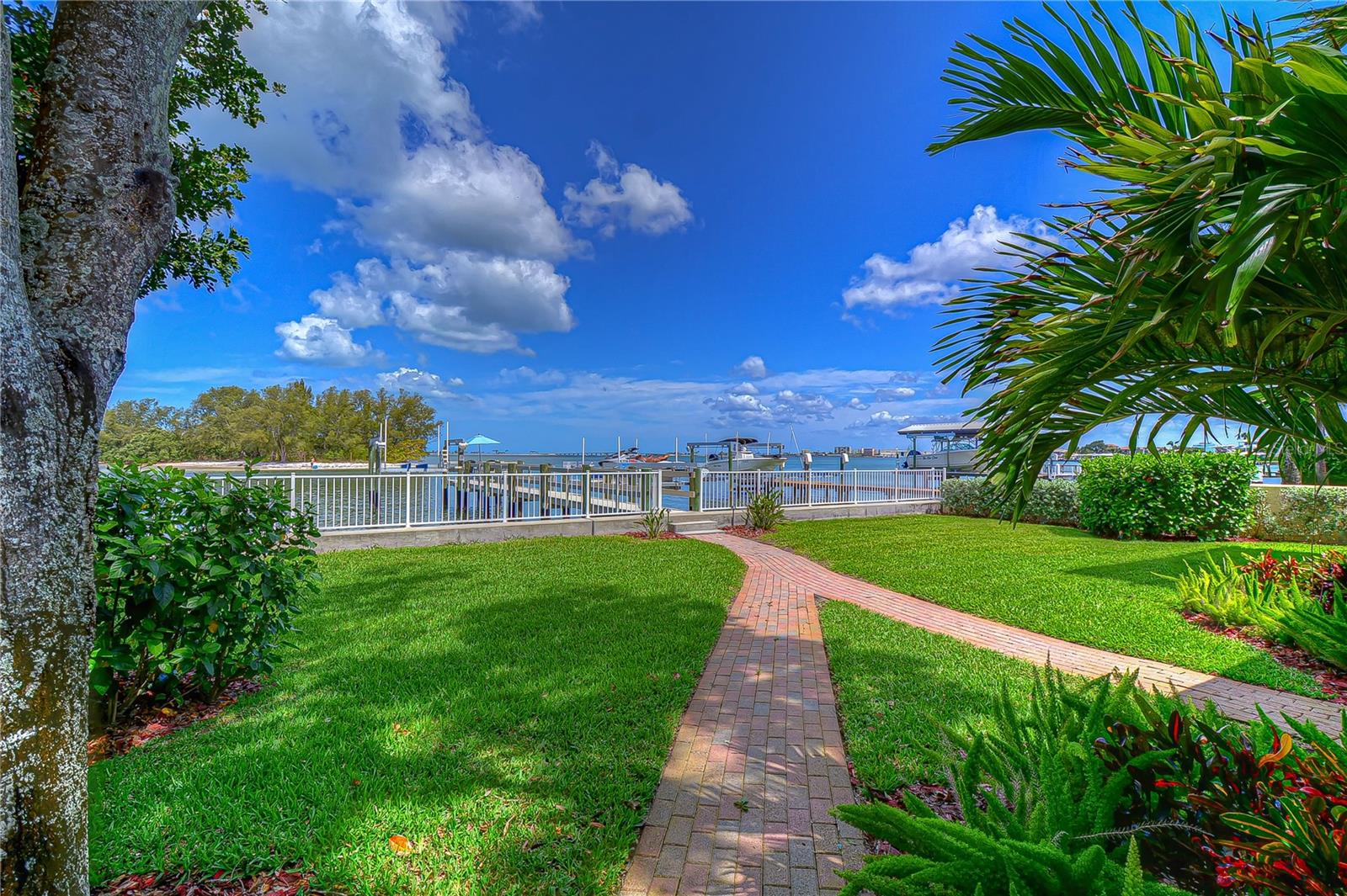 Dunedin, Florida, 34698, United States, 3 Bedrooms Bedrooms, ,3 BathroomsBathrooms,Residential,Active,1994972