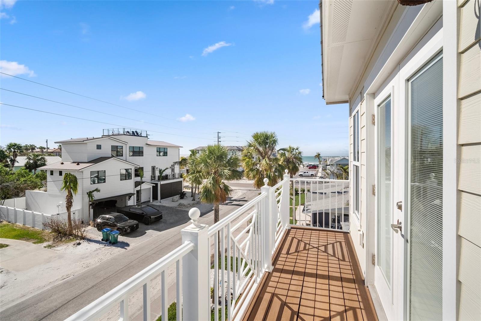 Holmes Beach, Florida, 34217, United States, 6 Bedrooms Bedrooms, ,5 BathroomsBathrooms,Residential,Active,1987273