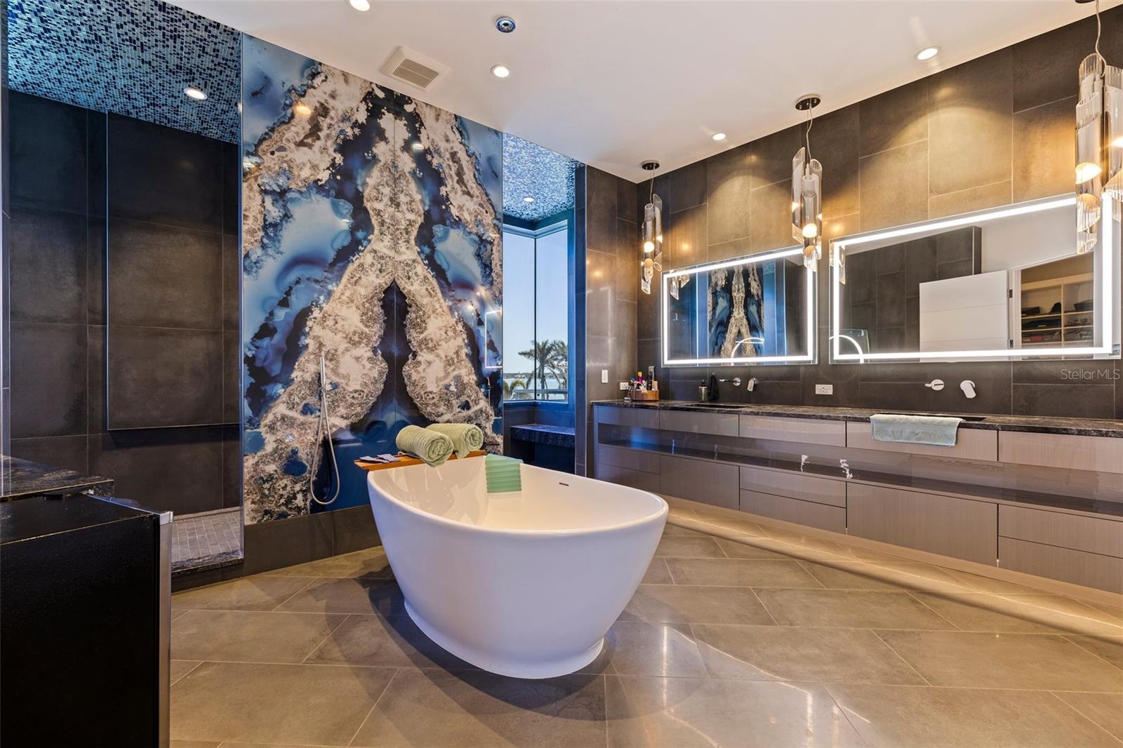 Treasure Island, Florida, 33706, United States, ,7 BathroomsBathrooms,Residential,Active,1772746