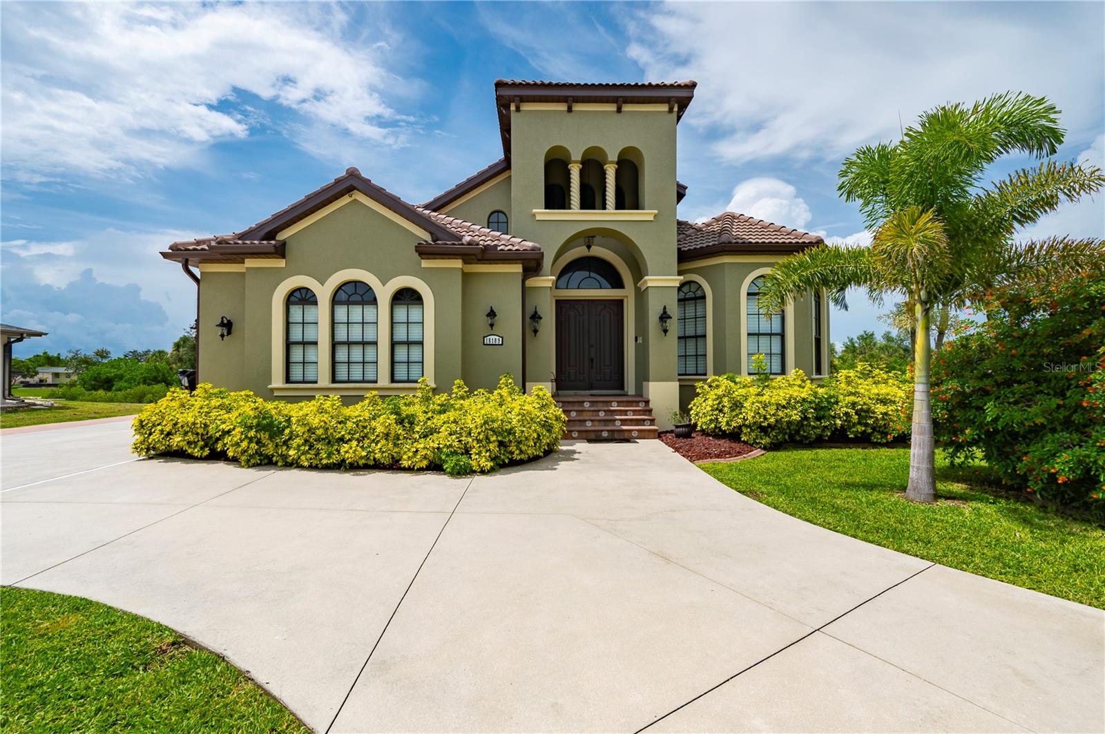 Port Charlotte, Florida, 33948, United States, 4 Bedrooms Bedrooms, ,5 BathroomsBathrooms,Residential,Active,1884978