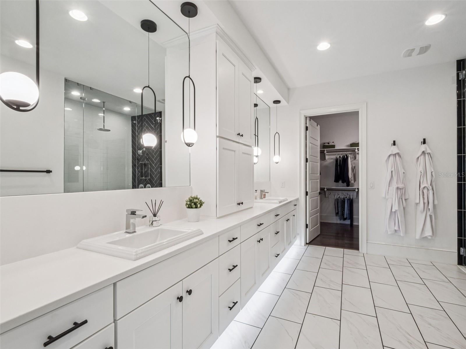 Winter Garden, Florida, 34787, United States, 5 Bedrooms Bedrooms, ,5 BathroomsBathrooms,Residential,Active,1969652