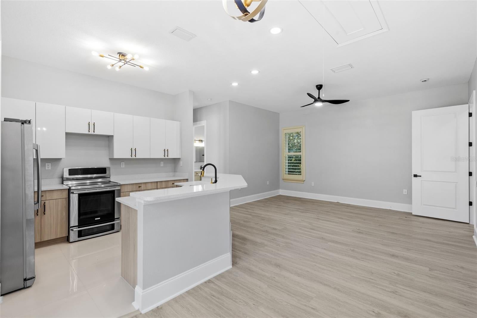 Brandon, Florida, 33510, United States, 6 Bedrooms Bedrooms, ,7 BathroomsBathrooms,Residential,Active,1905348