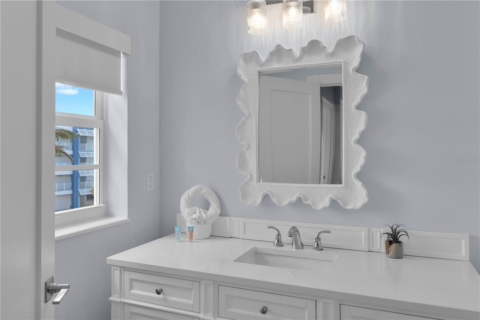 Marathon, Florida, 33050, United States, 5 Bedrooms Bedrooms, ,5 BathroomsBathrooms,Residential,Active,2016400
