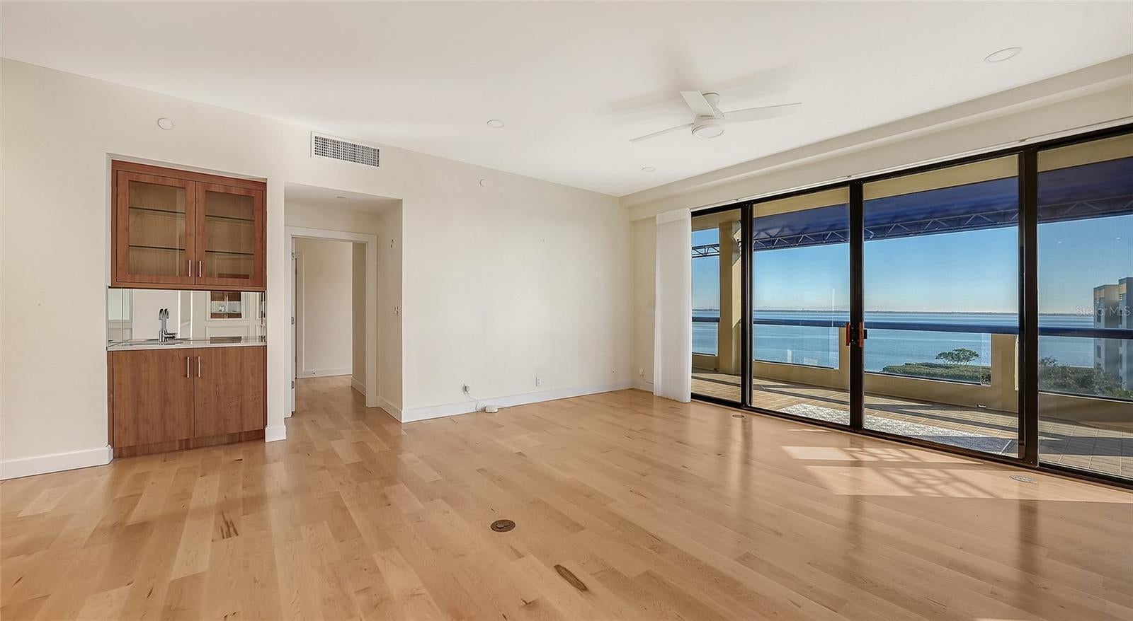 Longboat Key, Florida, 34228, United States, 2 Bedrooms Bedrooms, ,3 BathroomsBathrooms,Residential,Active,2009004