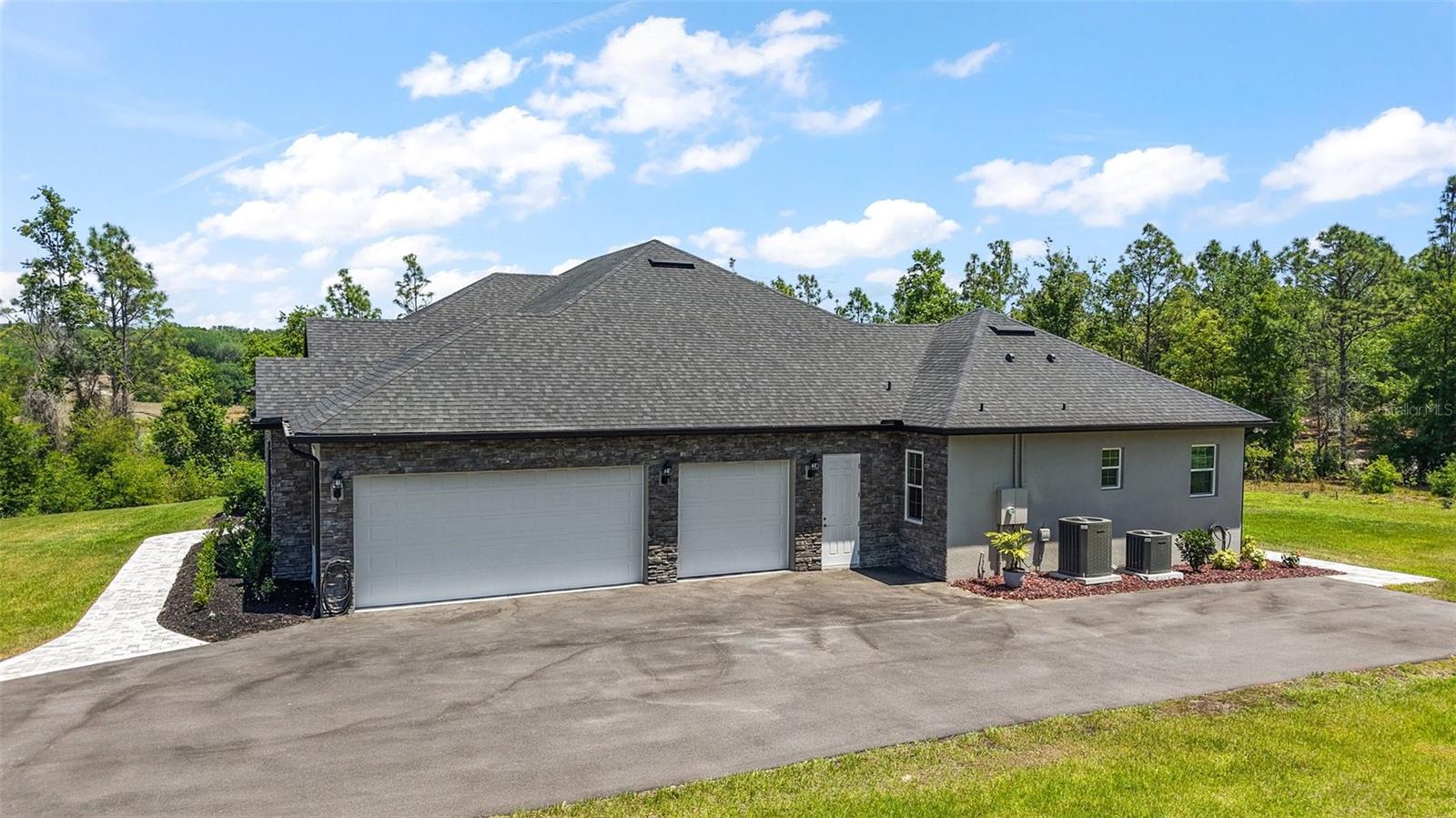 Lady Lake, Florida, 32159, United States, 5 Bedrooms Bedrooms, ,3 BathroomsBathrooms,Residential,Active,1985870