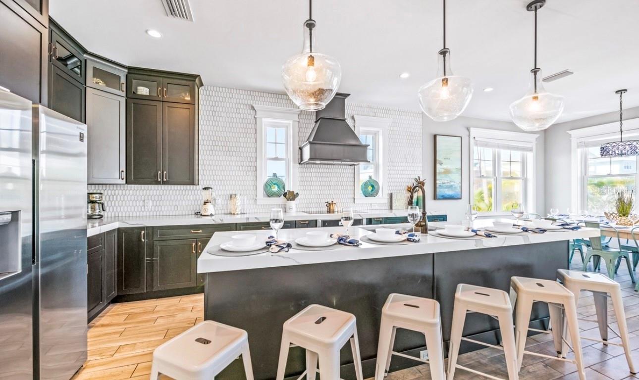 Bradenton Beach, Florida, 34217, United States, 7 Bedrooms Bedrooms, ,8 BathroomsBathrooms,Residential,Active,1988487