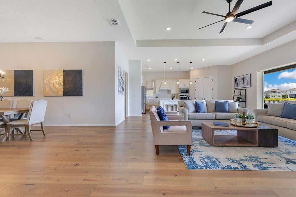 Orlando, Florida, 32827, United States, 4 Bedrooms Bedrooms, ,3 BathroomsBathrooms,Residential,Active,1849519