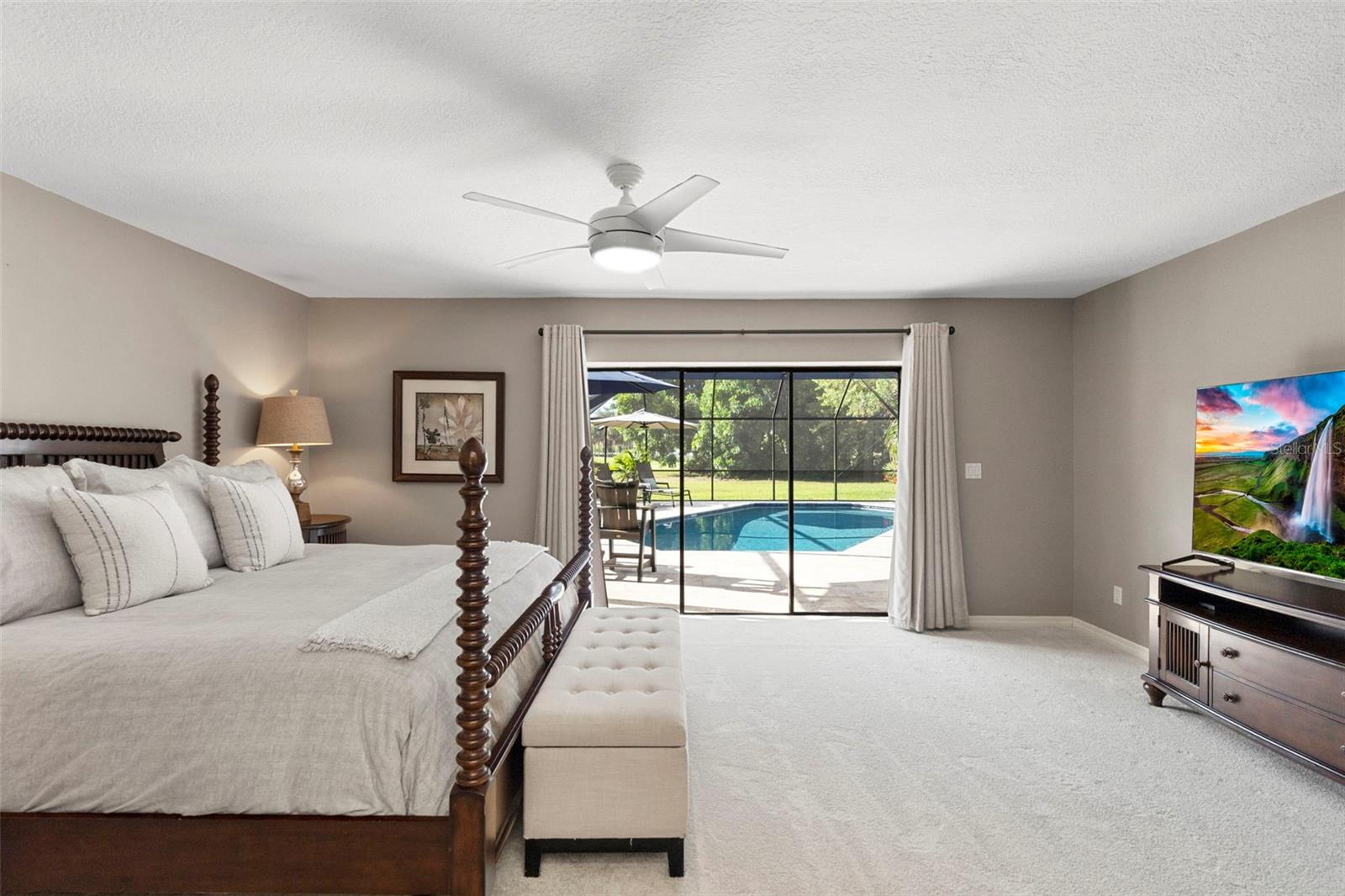 Clearwater, Florida, 33761, United States, 5 Bedrooms Bedrooms, ,3 BathroomsBathrooms,Residential,Active,1953689