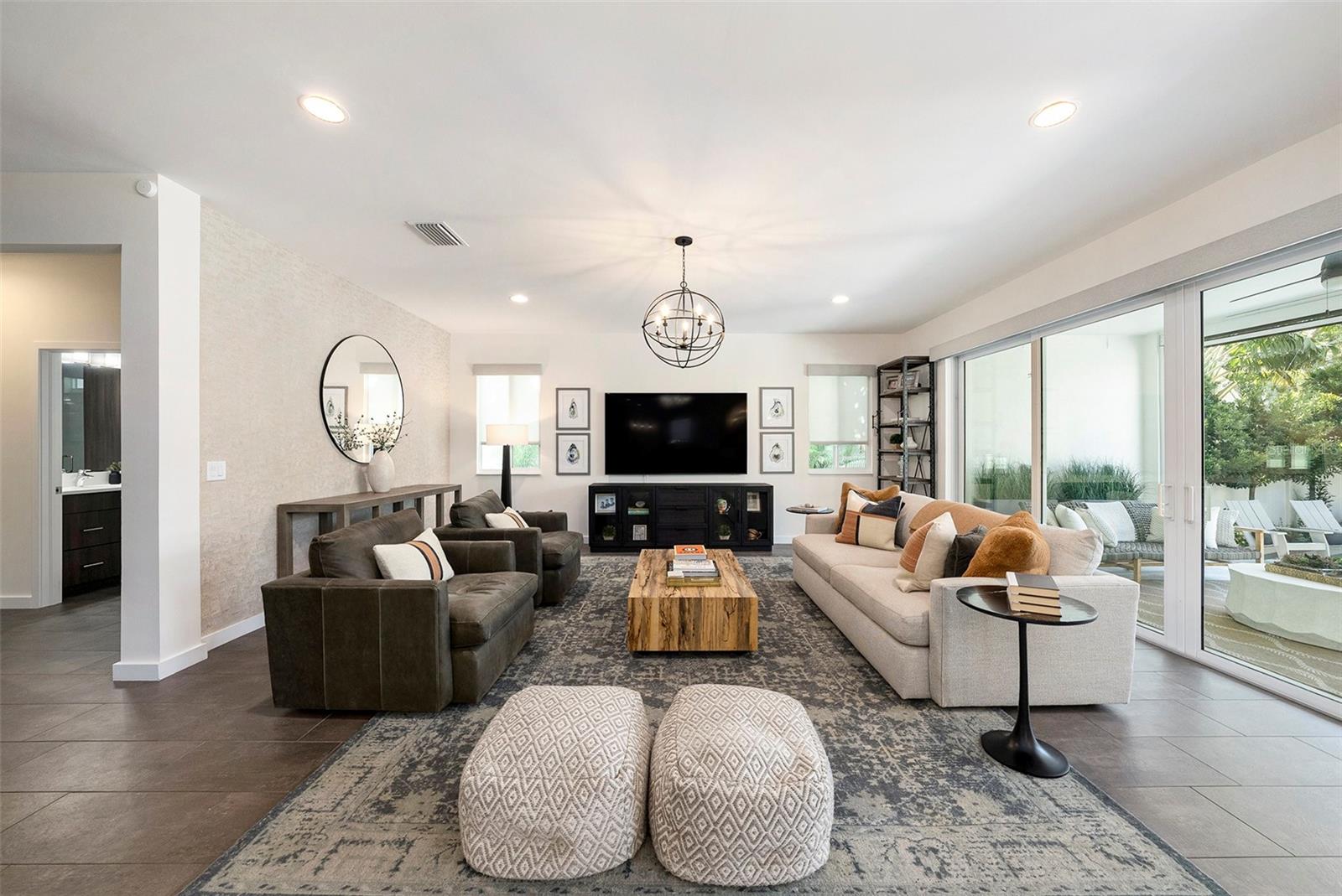 Tampa, Florida, 33629, United States, 4 Bedrooms Bedrooms, ,3 BathroomsBathrooms,Residential,Active,1914639