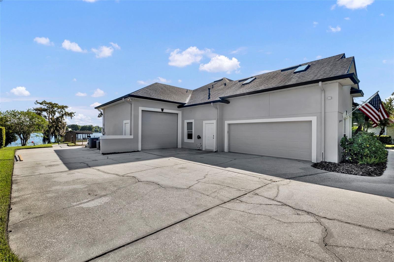 Oviedo, Florida, 32765, United States, 5 Bedrooms Bedrooms, ,5 BathroomsBathrooms,Residential,Active,1952070