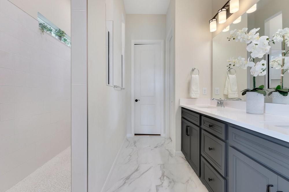 Orlando, Florida, 32827, United States, 4 Bedrooms Bedrooms, ,3 BathroomsBathrooms,Residential,Active,1849519