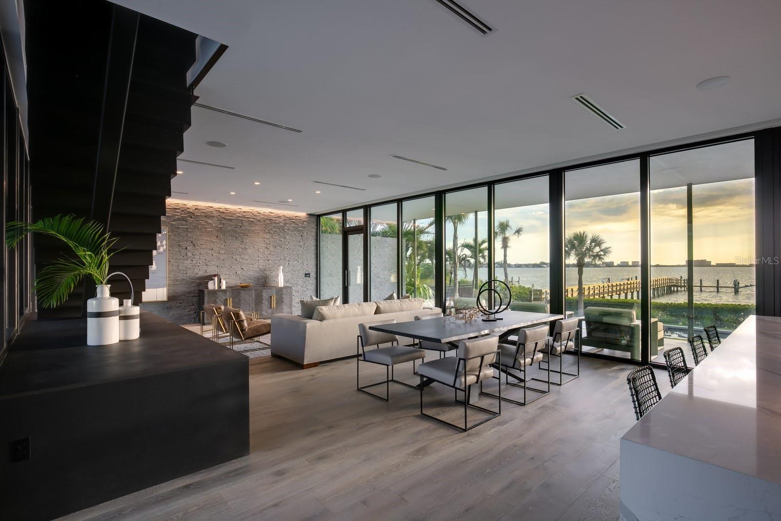 Sarasota, Florida, 34239, United States, 5 Bedrooms Bedrooms, ,5 BathroomsBathrooms,Residential,Active,2011197