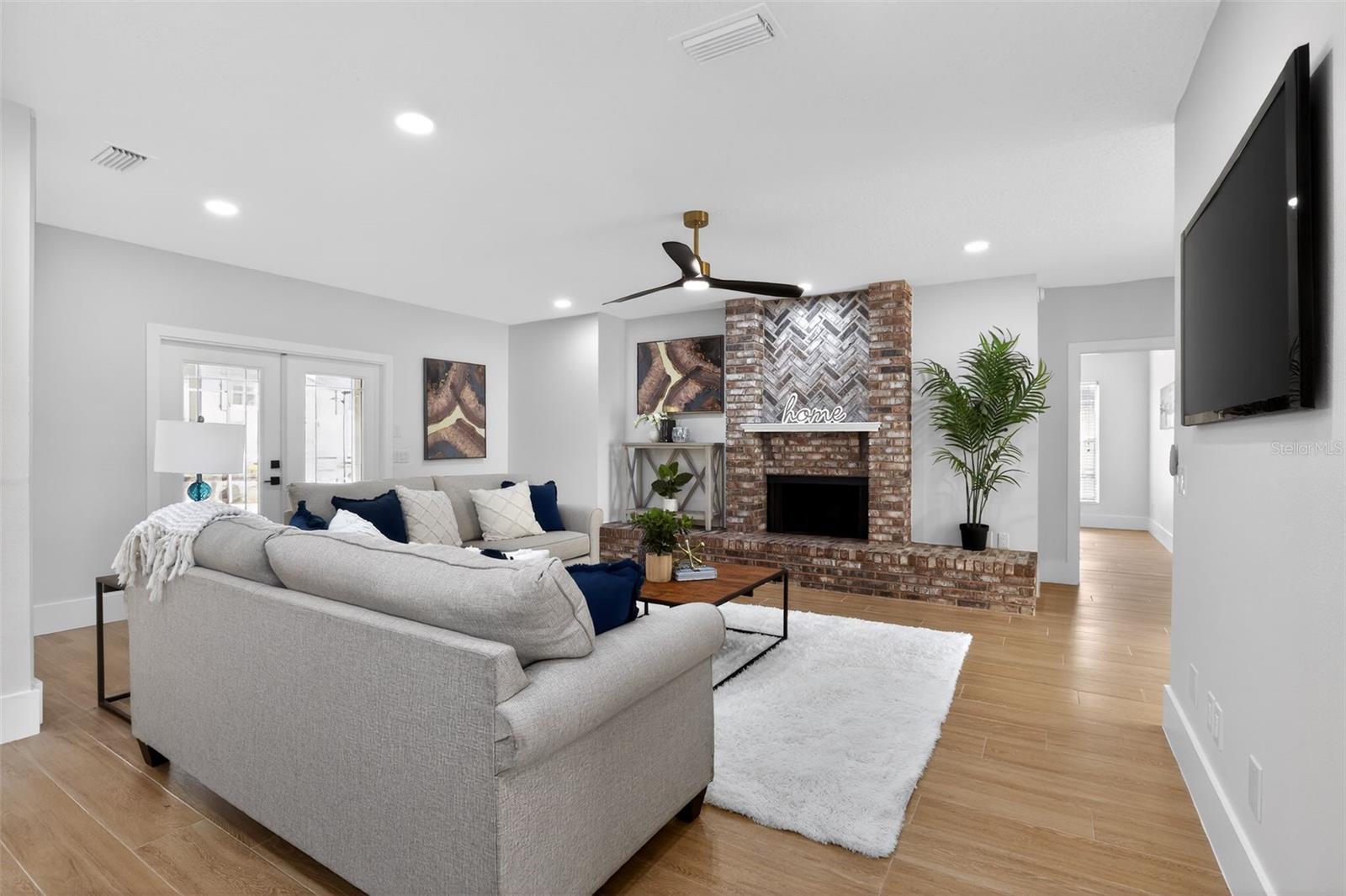 Winter Springs, Florida, 32708, United States, 5 Bedrooms Bedrooms, ,5 BathroomsBathrooms,Residential,Active,2006960