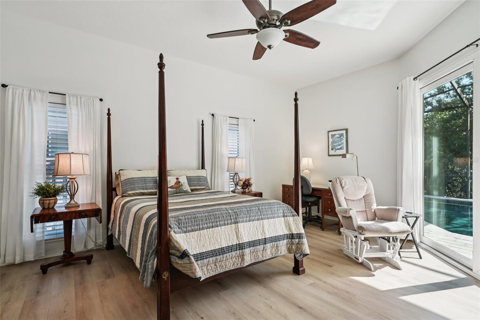 St Petersburg, Florida, 33703, United States, 4 Bedrooms Bedrooms, ,4 BathroomsBathrooms,Residential,Active,1994976