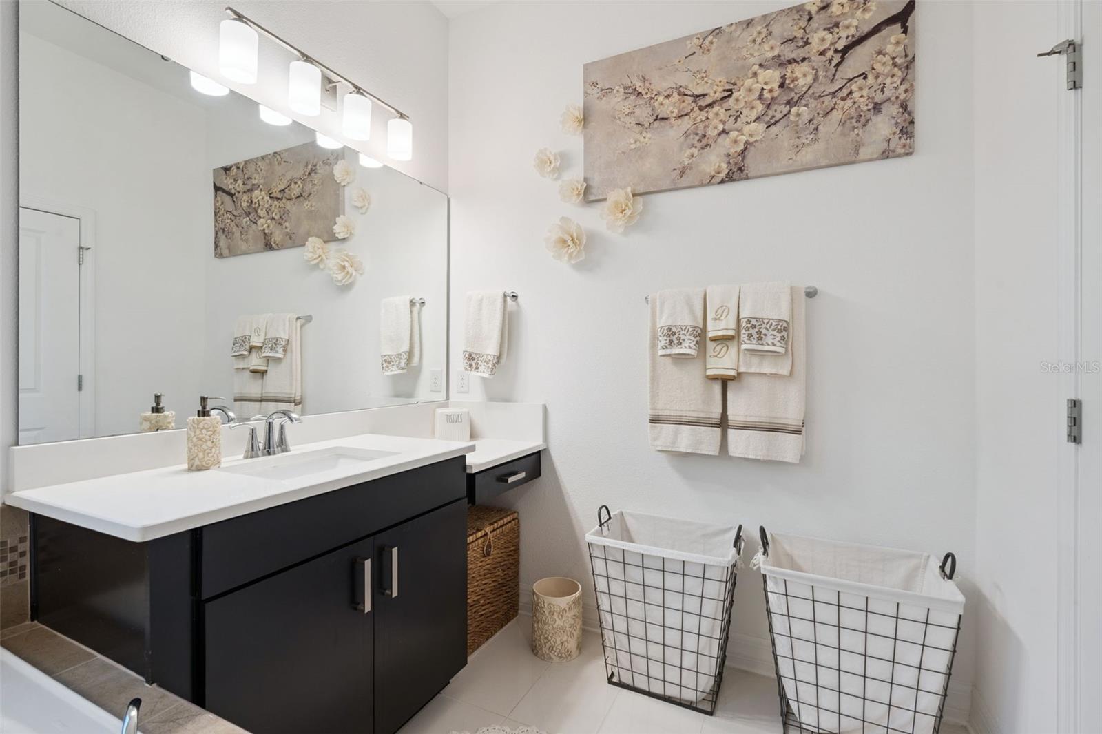 Oviedo, Florida, 32765, United States, 7 Bedrooms Bedrooms, ,4 BathroomsBathrooms,Residential,Active,1987230