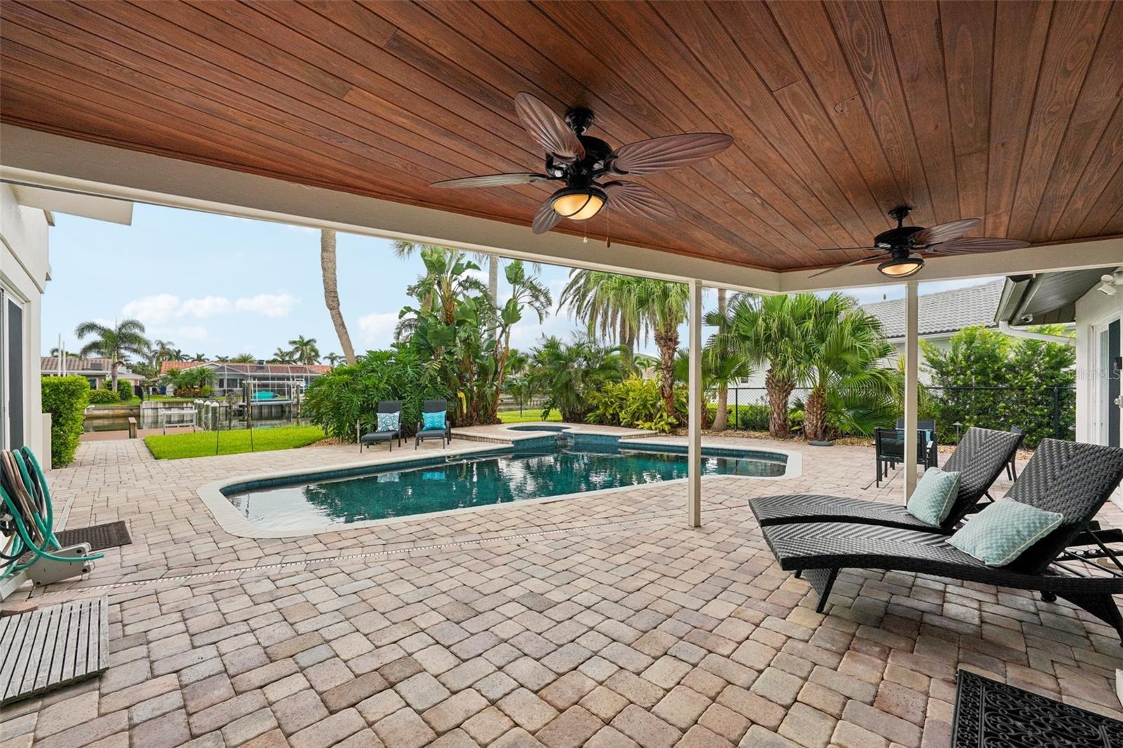 St Petersburg, Florida, 33703, United States, 4 Bedrooms Bedrooms, ,4 BathroomsBathrooms,Residential,Active,1934835