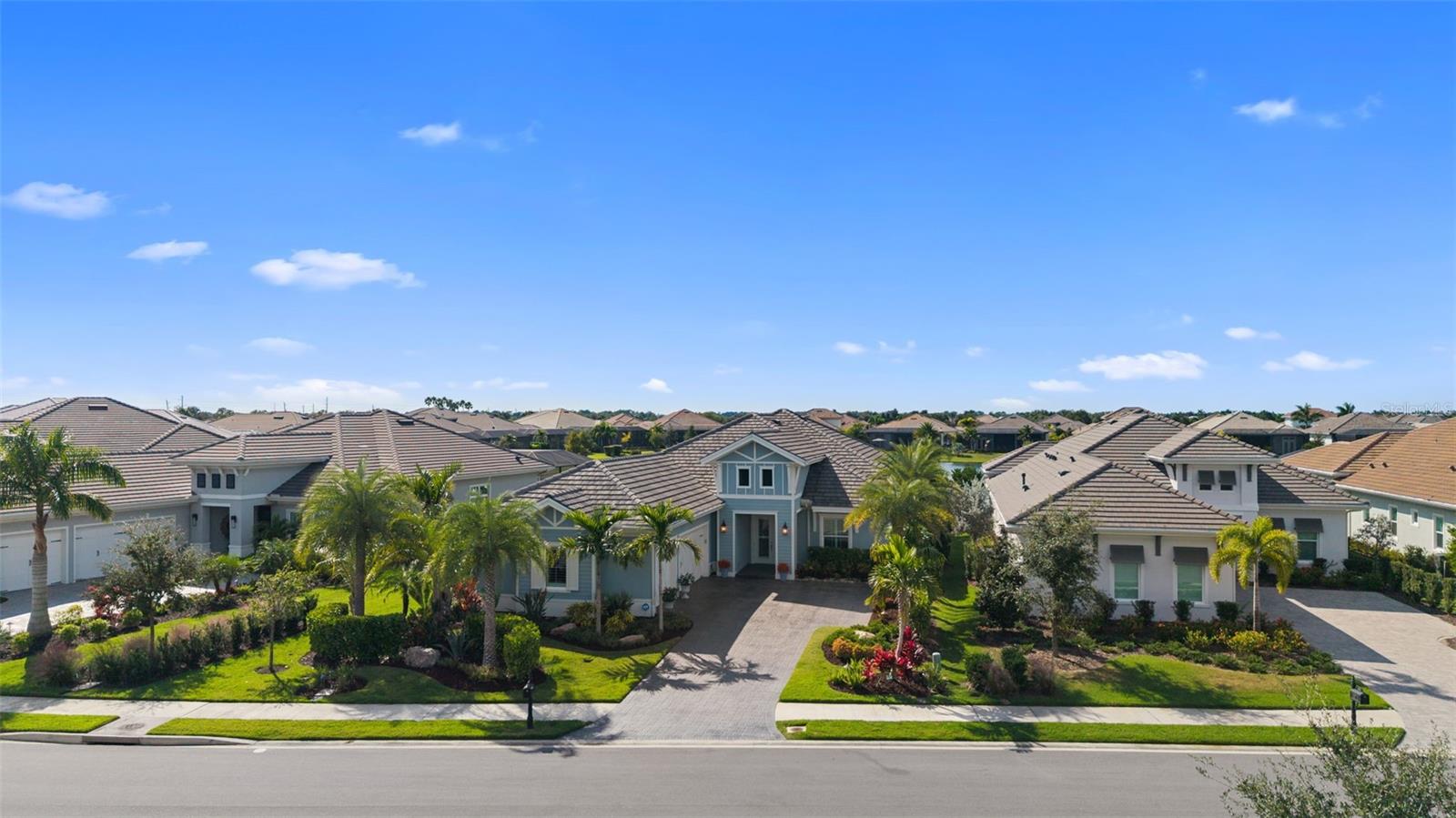 Bradenton, Florida, 34202, United States, 3 Bedrooms Bedrooms, ,4 BathroomsBathrooms,Residential,Active,1987272