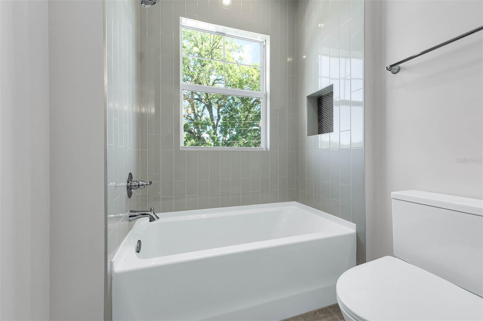 Orlando, Florida, 32804, United States, 5 Bedrooms Bedrooms, ,4 BathroomsBathrooms,Residential,Active,1702896