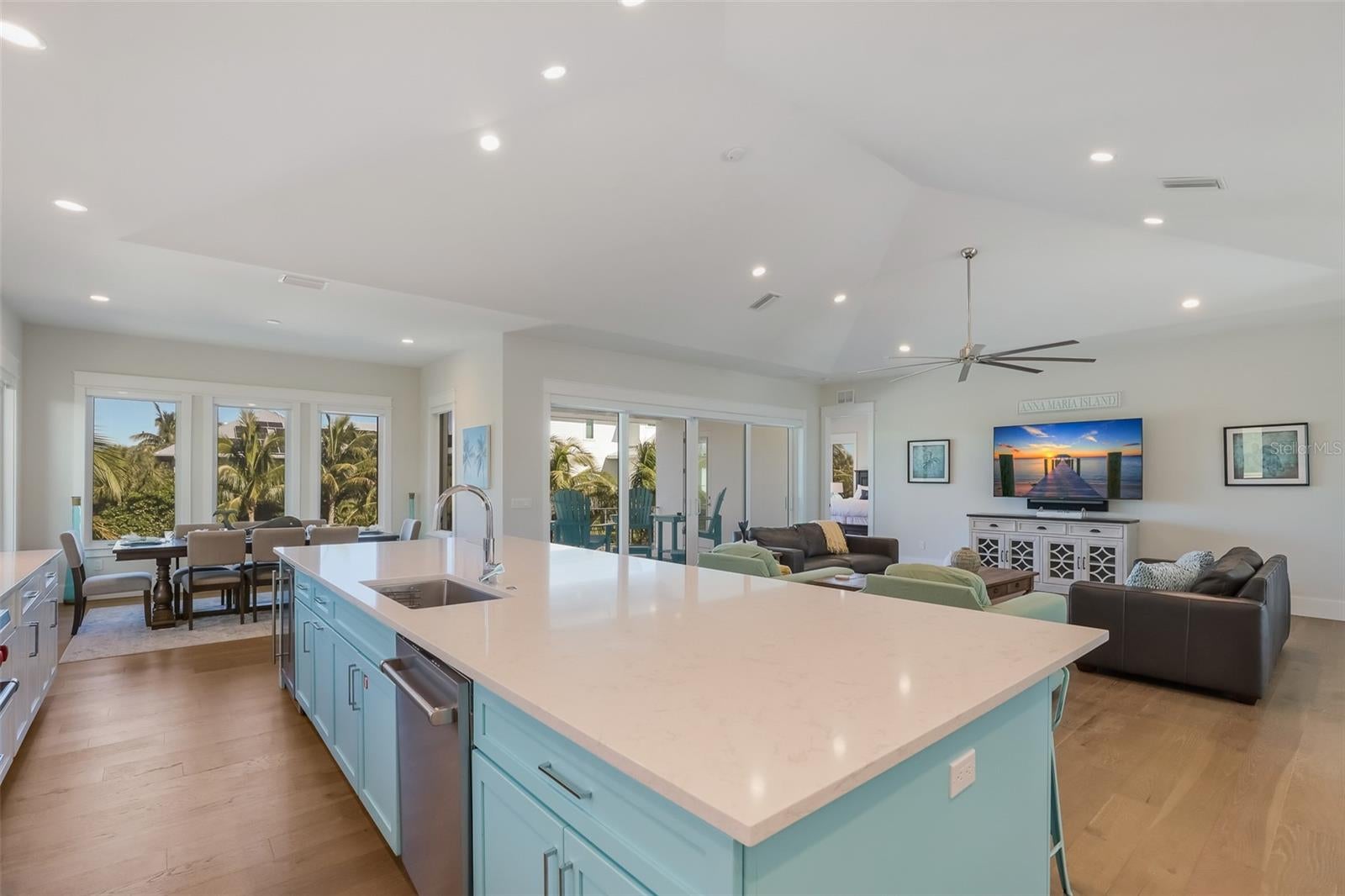 Anna Maria, Florida, 34216, United States, 4 Bedrooms Bedrooms, ,5 BathroomsBathrooms,Residential,Active,1886800