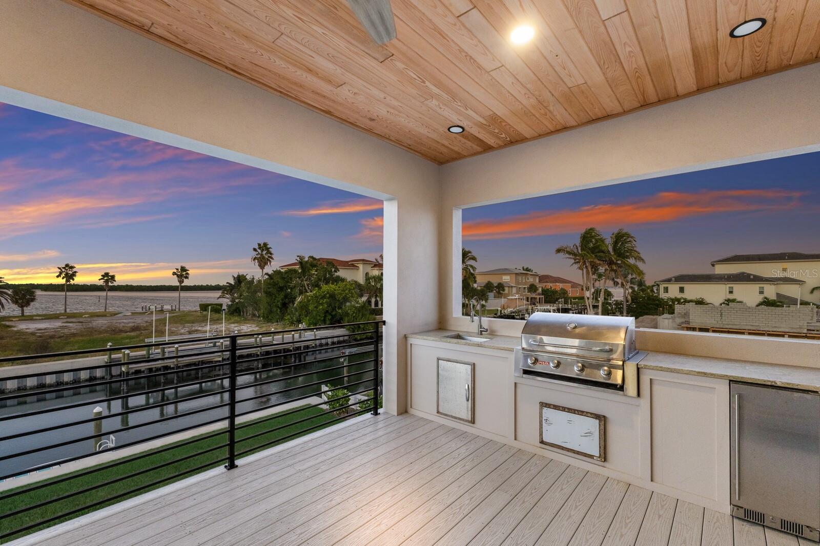 Longboat Key, Florida, 34228, United States, 3 Bedrooms Bedrooms, ,4 BathroomsBathrooms,Residential,Active,1987209