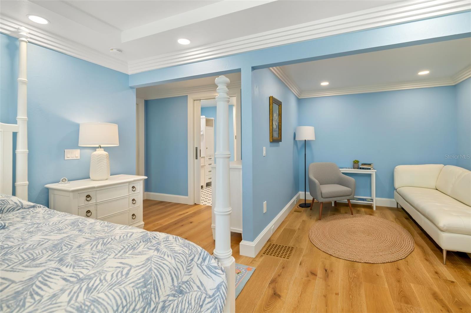 Longboat Key, Florida, 34228, United States, 3 Bedrooms Bedrooms, ,4 BathroomsBathrooms,Residential,Active,1995265