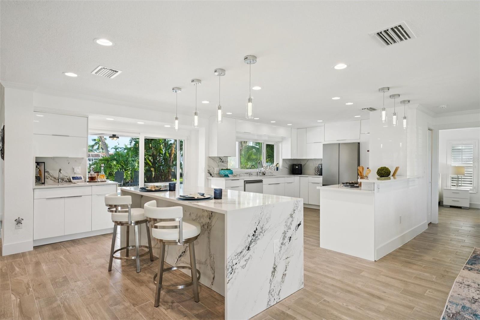 St Petersburg, Florida, 33703, United States, 4 Bedrooms Bedrooms, ,4 BathroomsBathrooms,Residential,Active,1934835