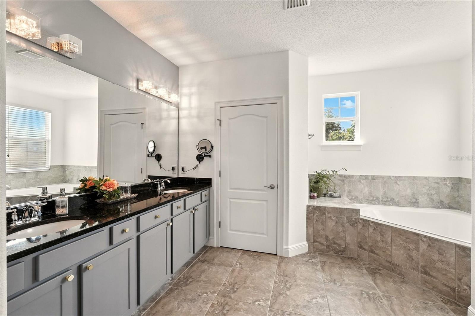 Windermere, Florida, 34786, United States, 5 Bedrooms Bedrooms, ,6 BathroomsBathrooms,Residential,Active,1894516