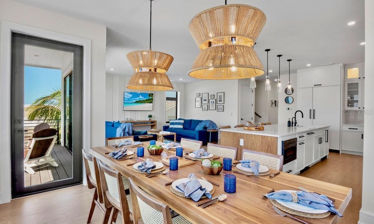 Bradenton Beach, Florida, 34217, United States, 7 Bedrooms Bedrooms, ,8 BathroomsBathrooms,Residential,Active,1929473