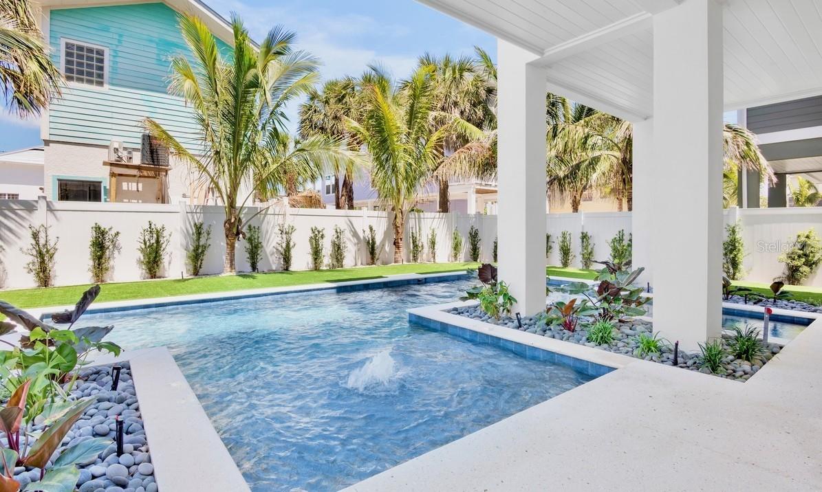Bradenton Beach, Florida, 34217, United States, 7 Bedrooms Bedrooms, ,8 BathroomsBathrooms,Residential,Active,1929473