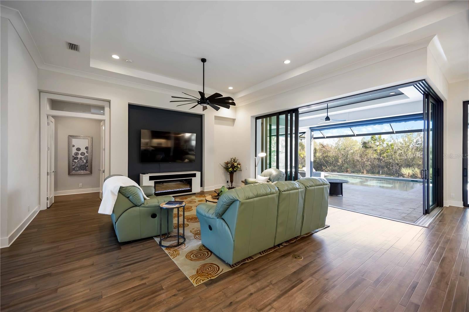 Sarasota, Florida, 34238, United States, 3 Bedrooms Bedrooms, ,3 BathroomsBathrooms,Residential,Active,2010915