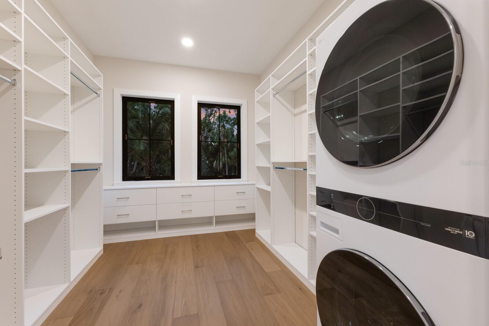 Sarasota, Florida, 34242, United States, 4 Bedrooms Bedrooms, ,6 BathroomsBathrooms,Residential,Active,1941333