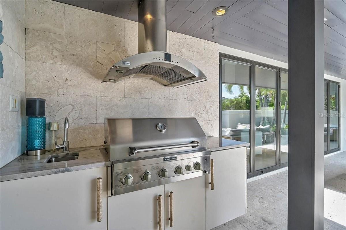 Sarasota, Florida, 34236, United States, 2 Bedrooms Bedrooms, ,4 BathroomsBathrooms,Residential,Active,2044994